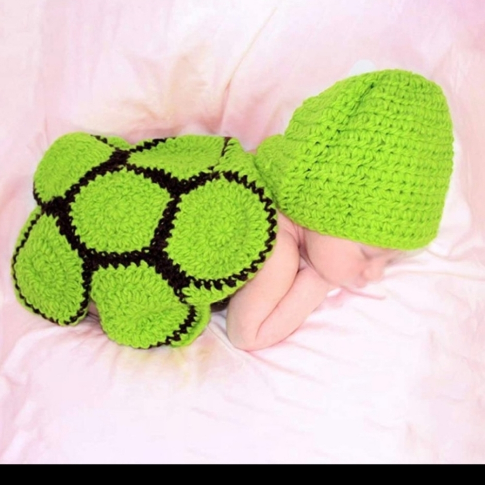 Turtle /tortoise crochet newborn outfit